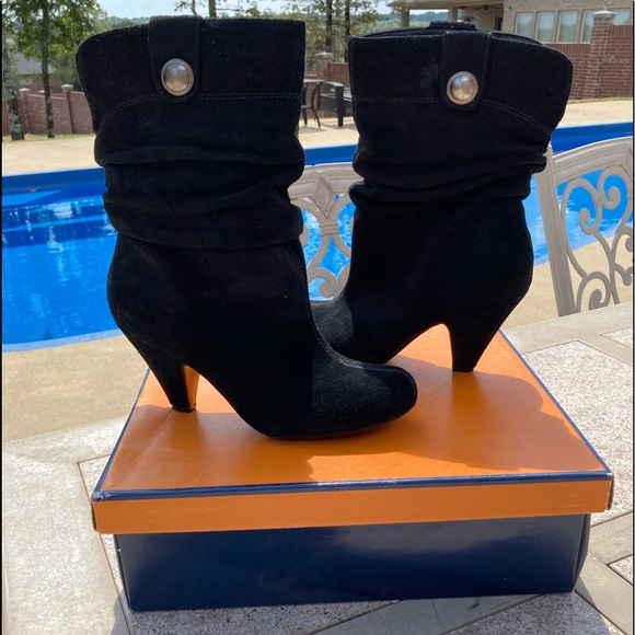 Arturo Chiang Shoes - Arturo Chiang Black Suede Boots